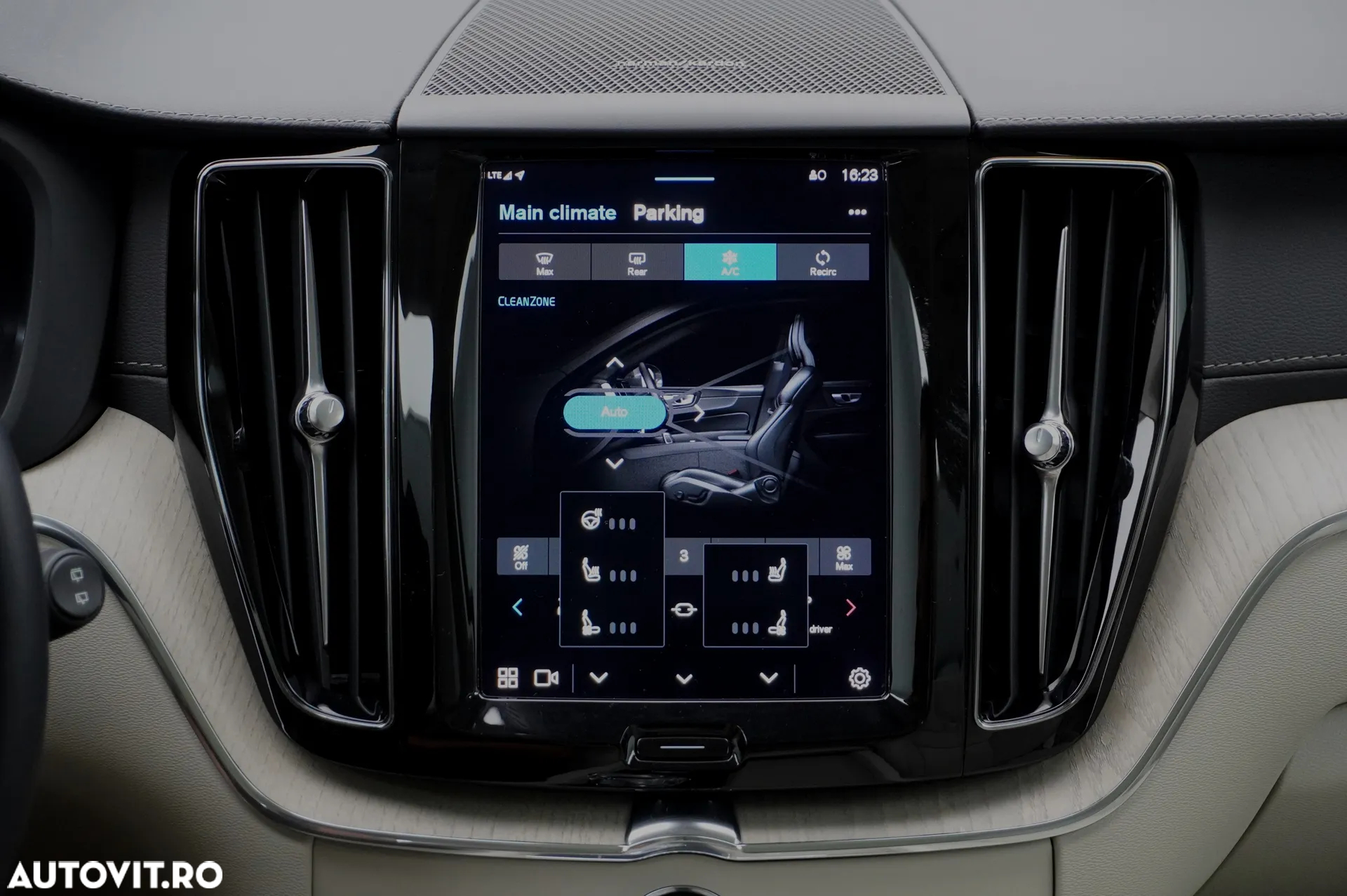 Volvo XC 60 Recharge T8 Twin Engine eAWD Inscription - 25