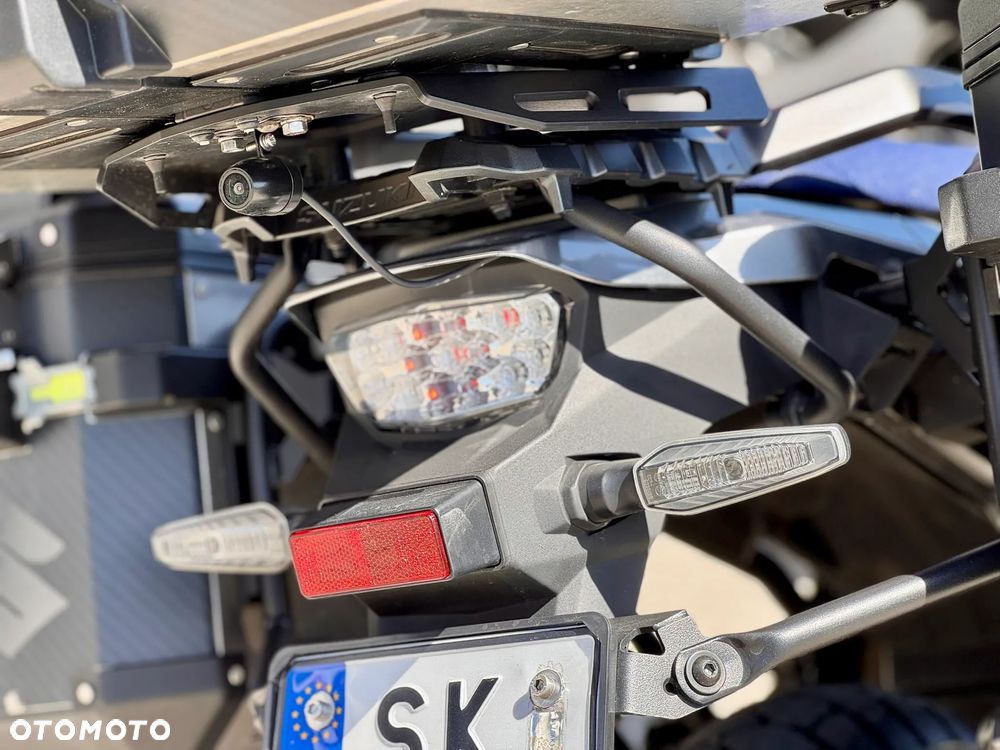 Suzuki V-STROM - 12