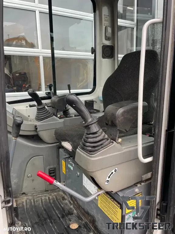 Takeuchi TB216 - 13