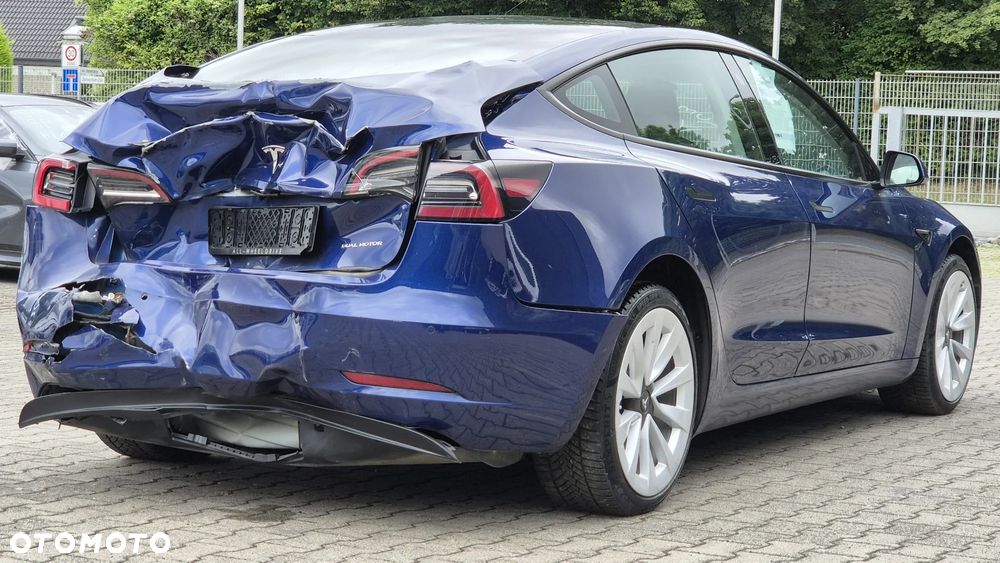 Tesla Model 3 - 6