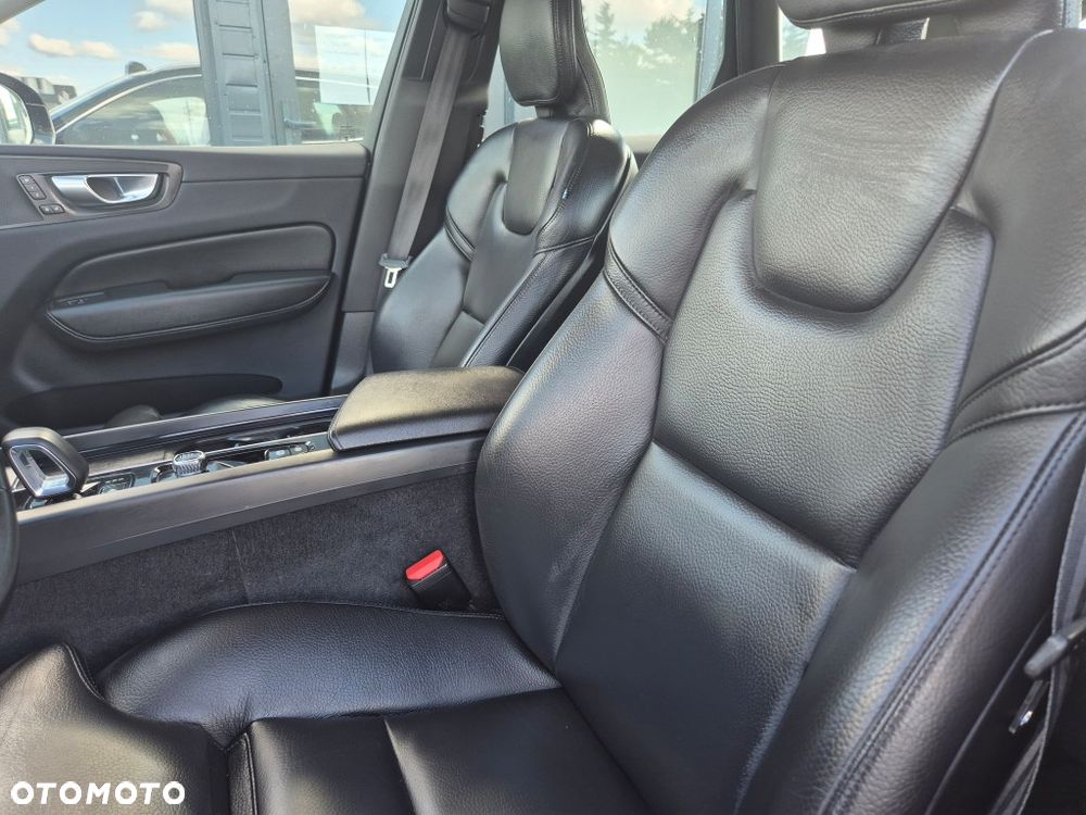 Volvo XC 60 B4 B Plus Bright - 29