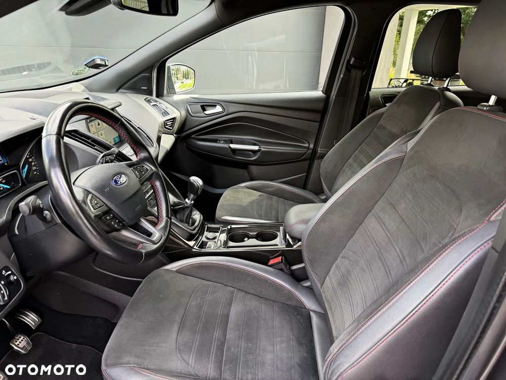 Ford Kuga 1.5 EcoBoost 2x4 ST-Line - 20