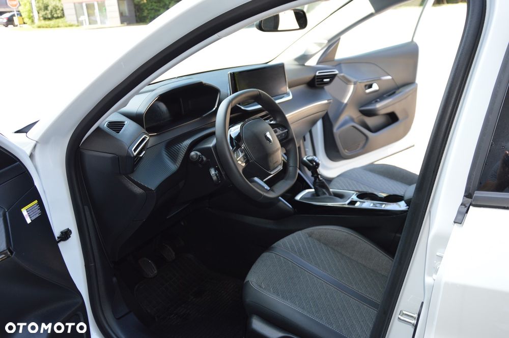 Peugeot 208 PureTech 100 Allure - 5