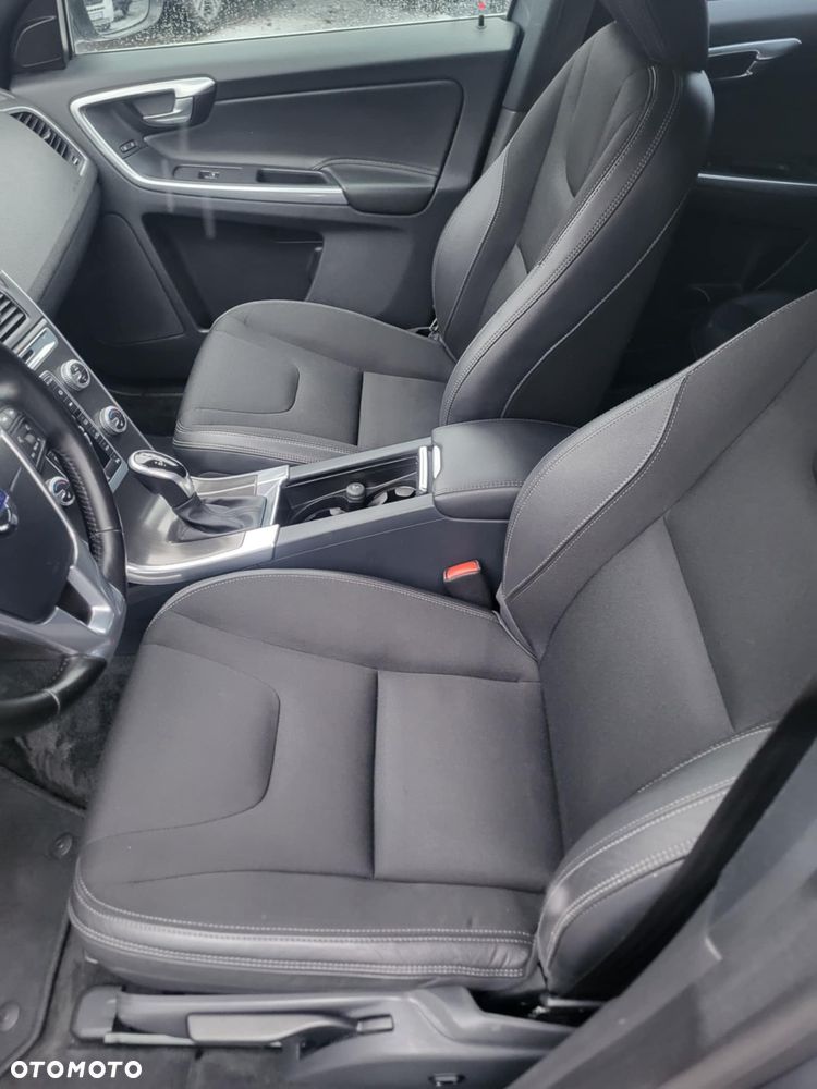 Volvo XC 60 D4 Geartronic Momentum - 9