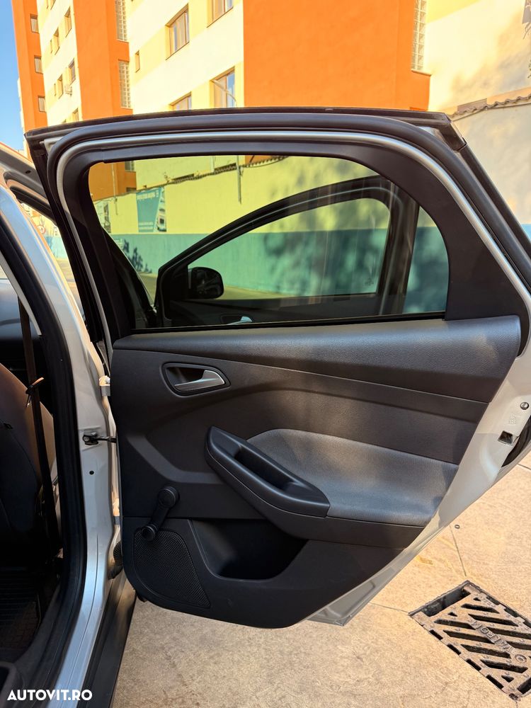 Ford Focus 1.6 TDCi DPF Trend - 8
