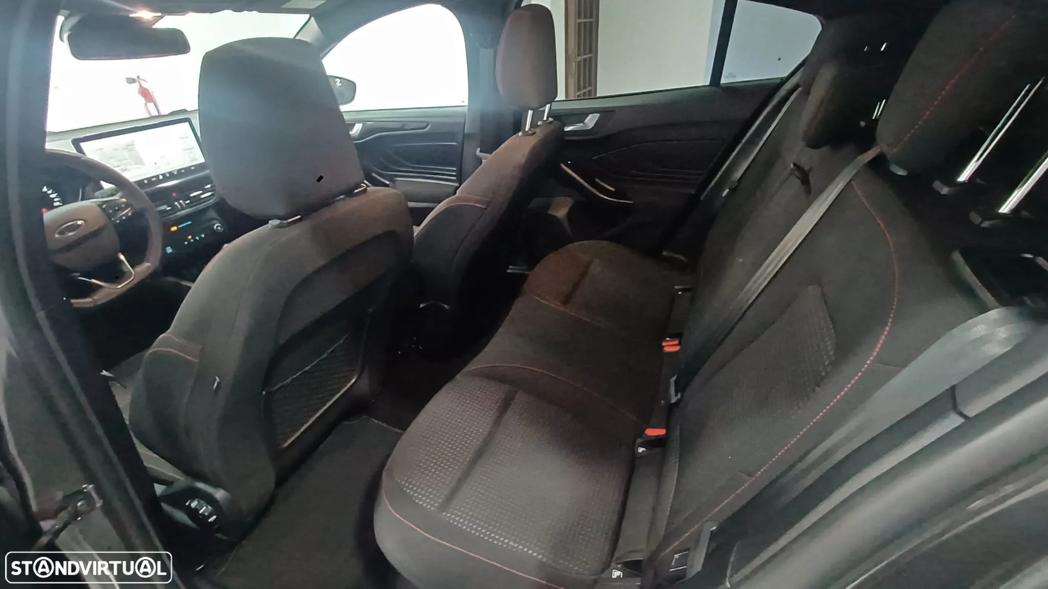 Ford Focus 1.0 EcoBoost Hybrid ST-LINE - 14