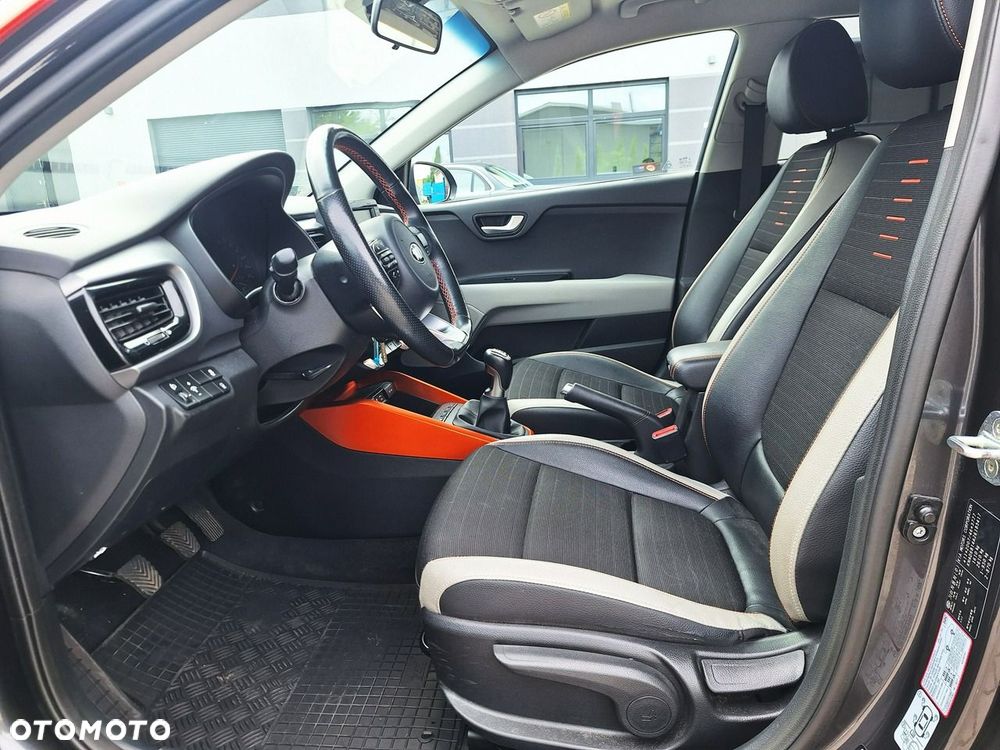 Kia Stonic 1.4 L - 12