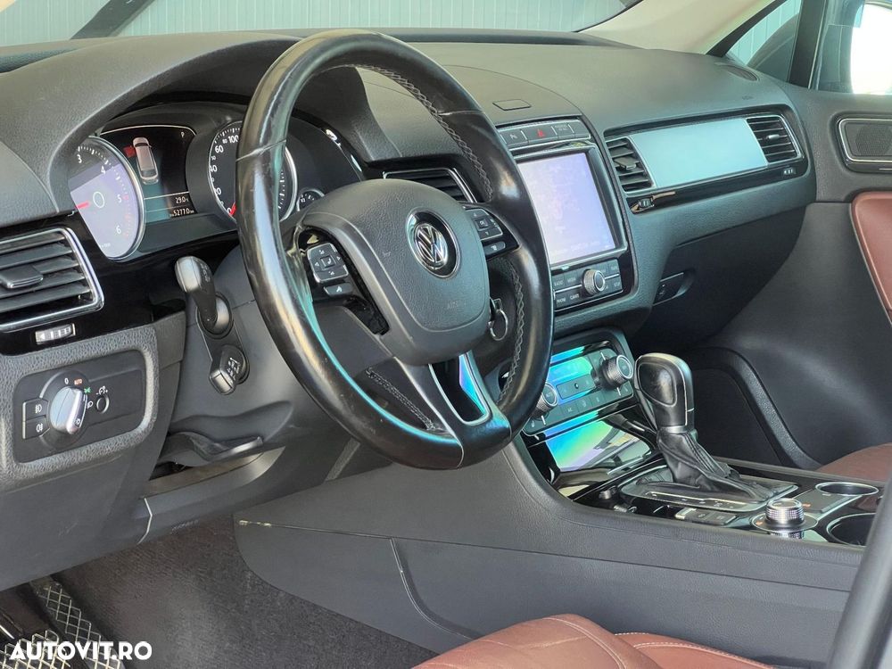 Volkswagen Touareg - 12