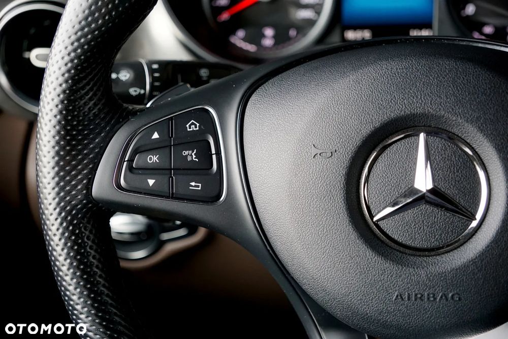 Mercedes-Benz Klasa V 300 d 4-Matic Exclusive 9G-Tronic (długi) - 34