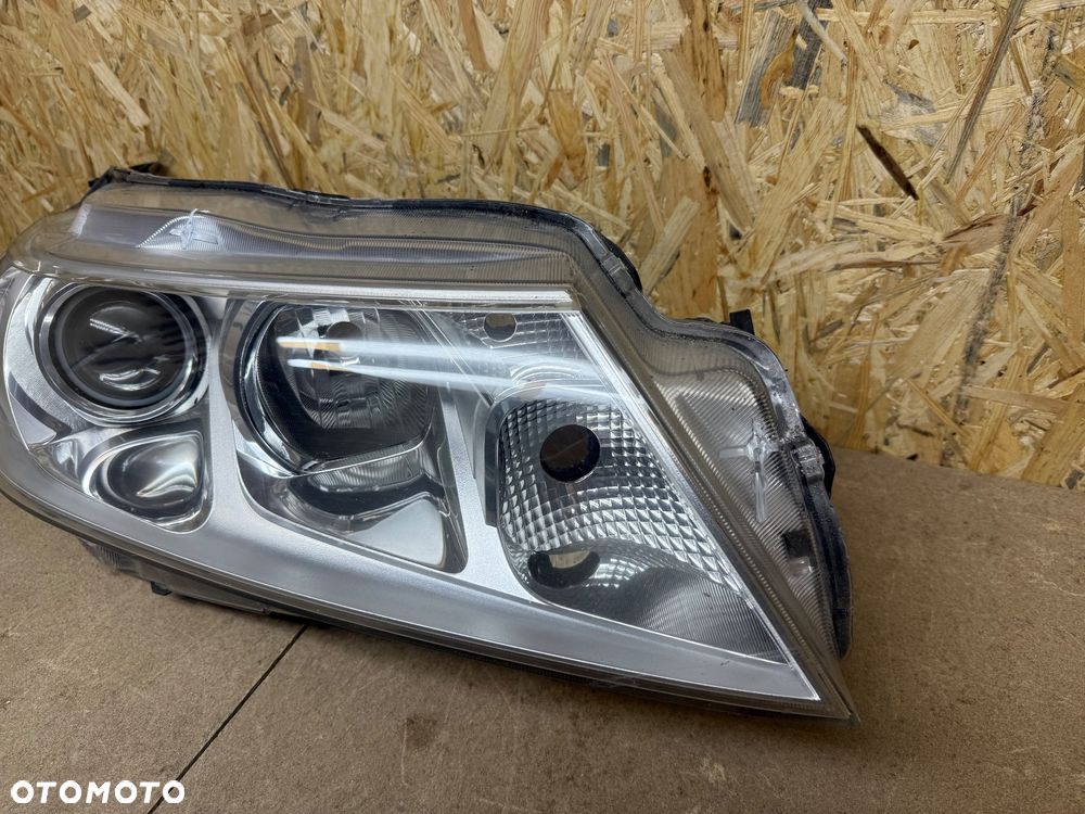 LAMPA PRZÓD PRAWA PRZEDNIA PRAWA SOCZEWKA ZWYKŁA SUZUKI VITARA III KOITO 100-18097 - 19