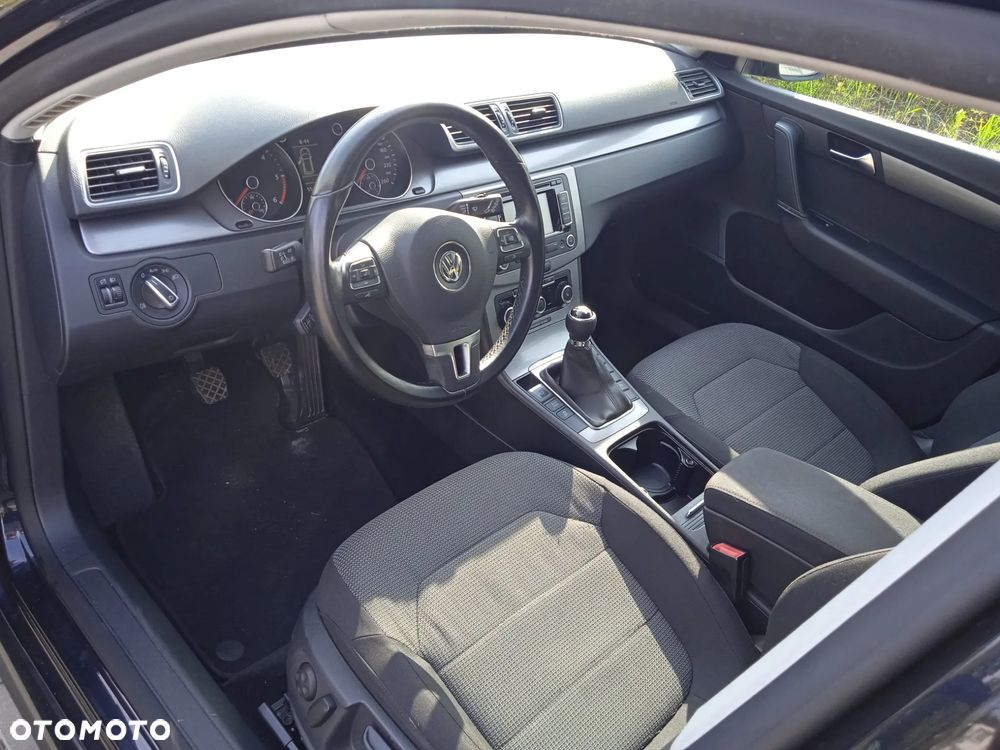 Volkswagen Passat 2.0 TDI DPF Highline - 20