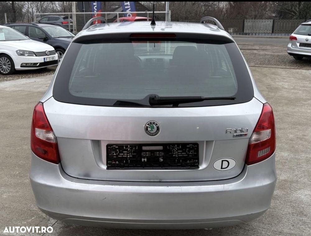 Skoda Fabia 1.2 HTP STYLE EDITION - 9