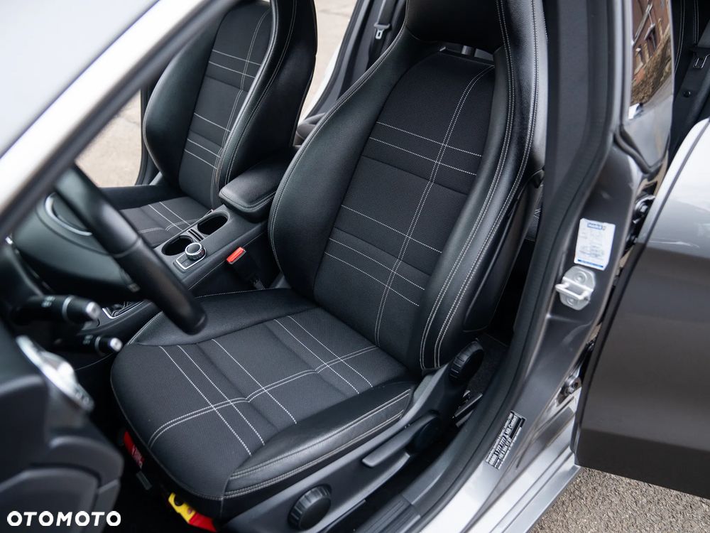 Mercedes-Benz CLA 200 d Urban - 31