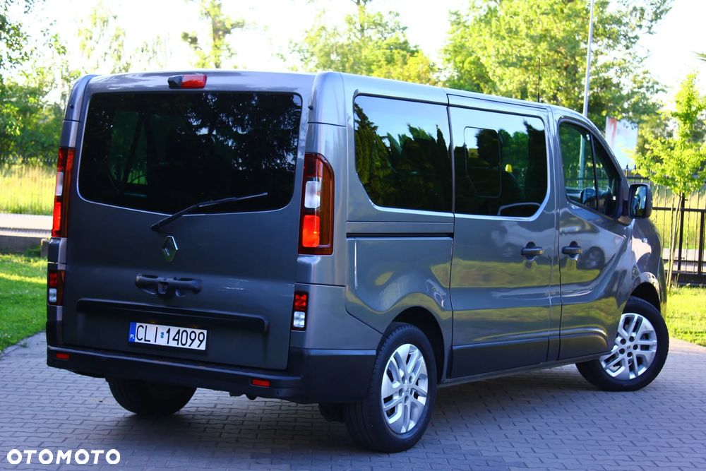Renault Trafic 2.0 dCi - 9