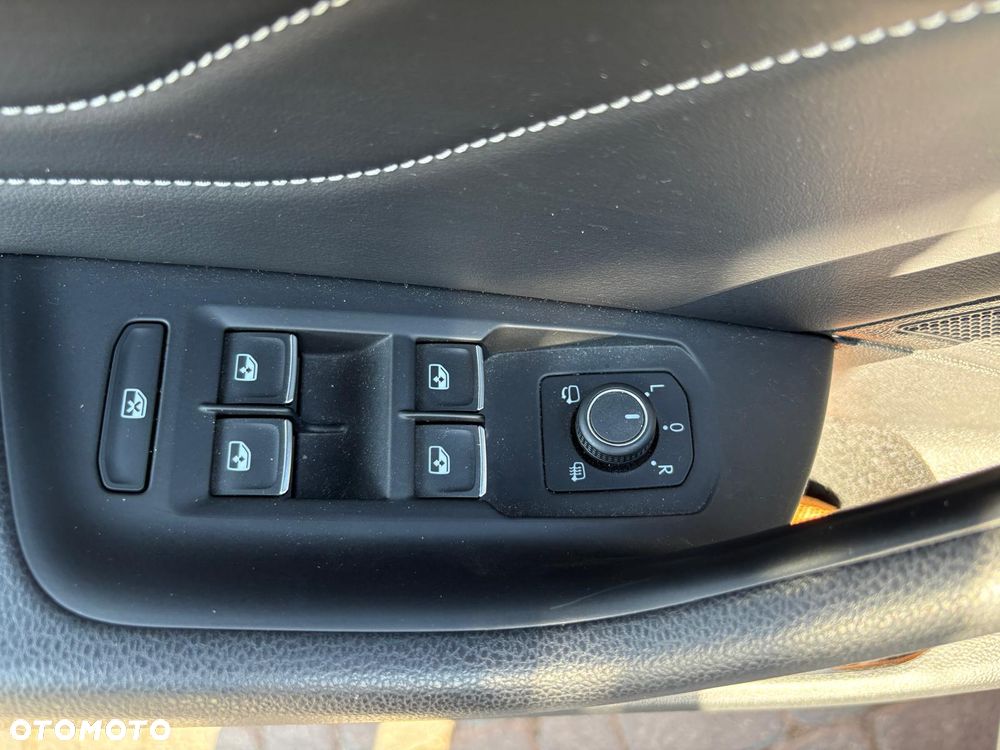 Volkswagen Passat Variant 2.0 TDI SCR 4Motion DSG Alltrack - 18