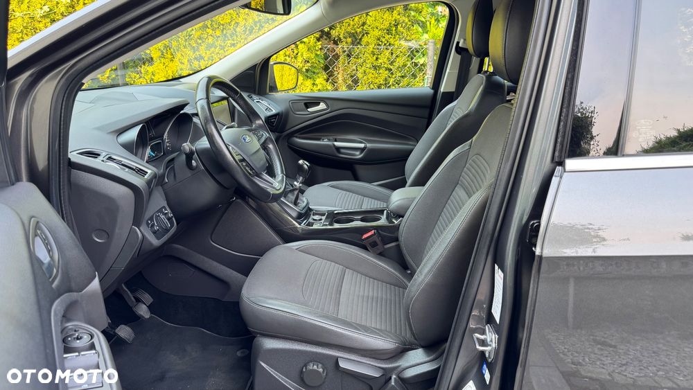 Ford Kuga - 31