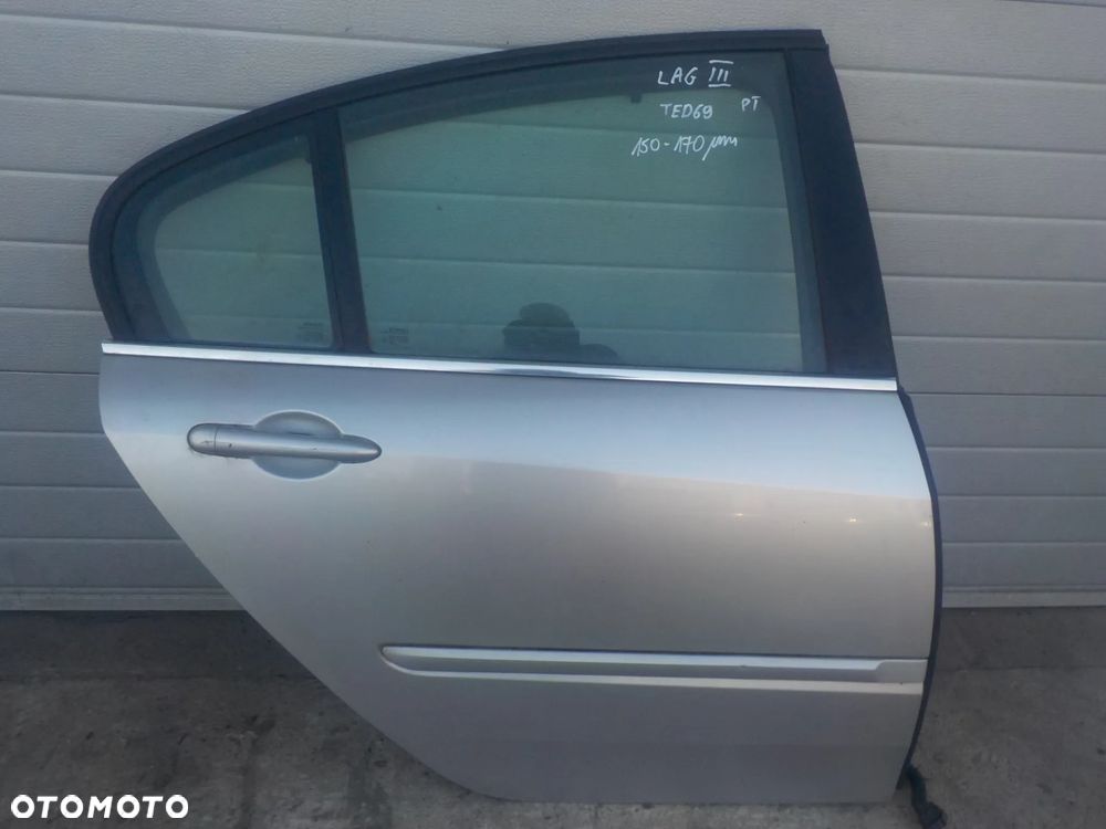 RENAULT LAGUNA III DRZWI PRAWY TYŁ TED69