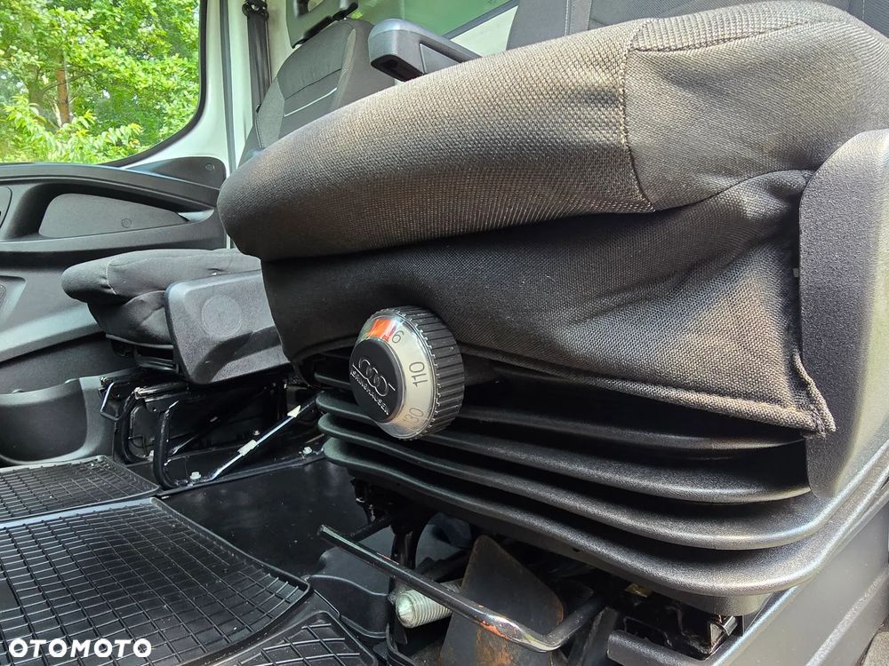 Iveco DAILY 35S HI-MATIC Automat , 2023r, Bezwypadkowy, 10 EP, Salon PL , ASO BURTO FIRANA,KLIMA ,WEBASTO,  Fotel kierowcy pneumatyczny - 6