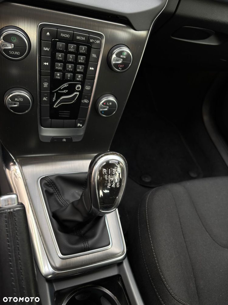 Volvo V40 D2 - 11