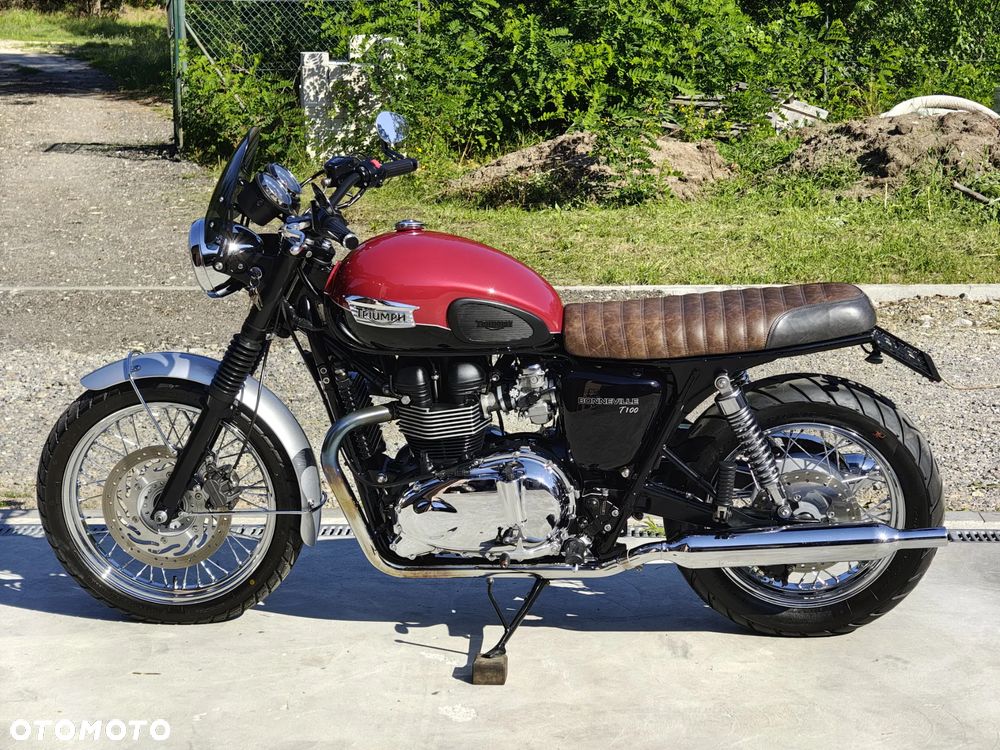 Triumph Bonneville - 14