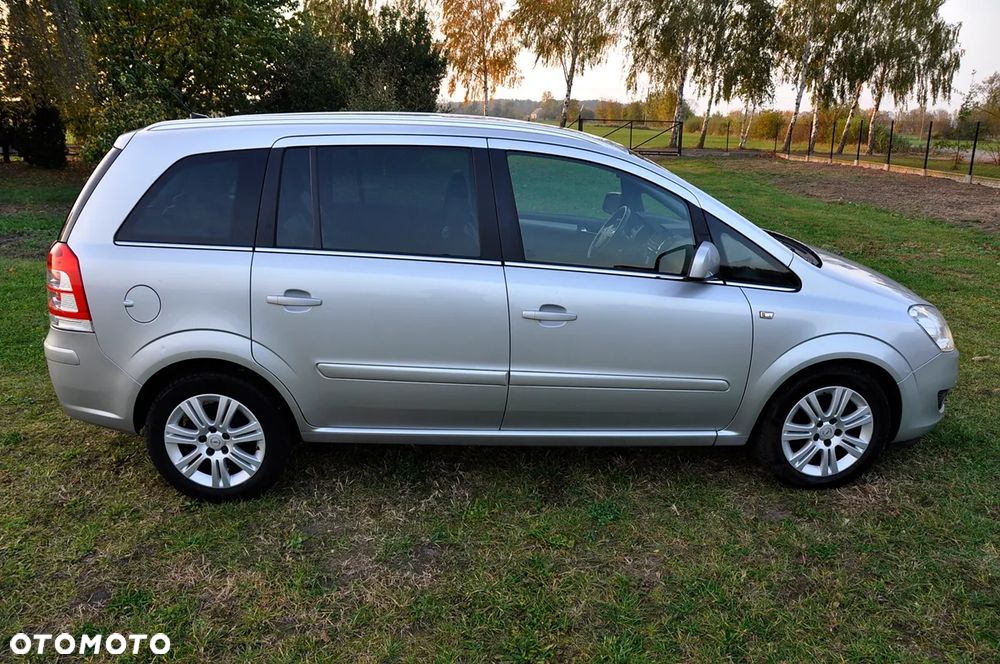 Opel Zafira 2011 photo 3