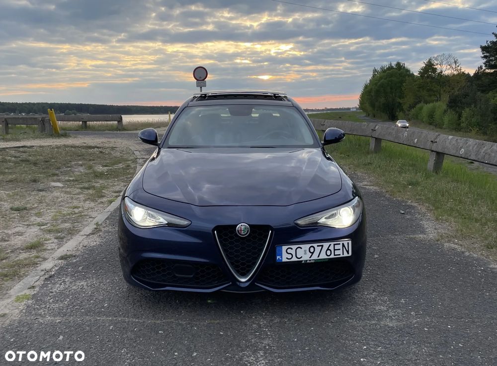 Alfa Romeo Giulia 2.0 Turbo 16V AT8-Q4 Veloce - 6