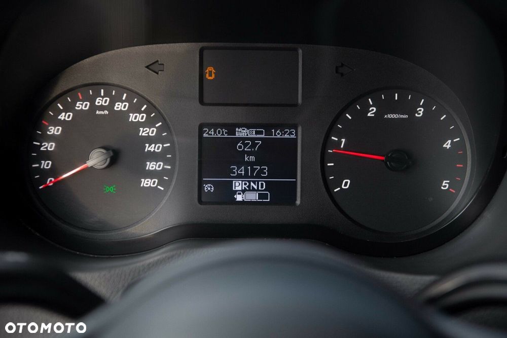 Mercedes-Benz Sprinter - 33