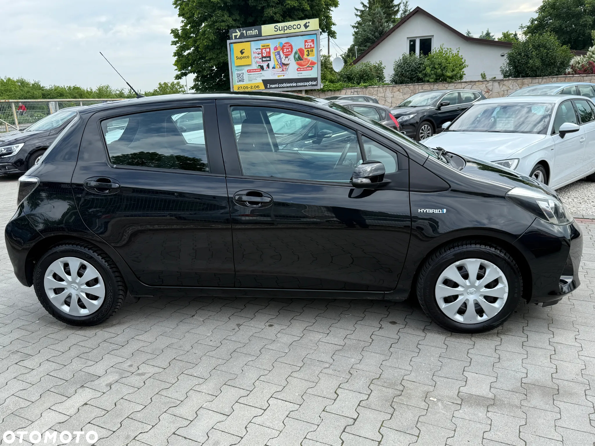 Toyota Yaris Hybrid 100 Dynamic - 11