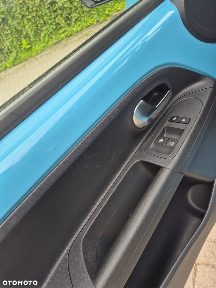 Volkswagen up! 1.0 Beats - 10