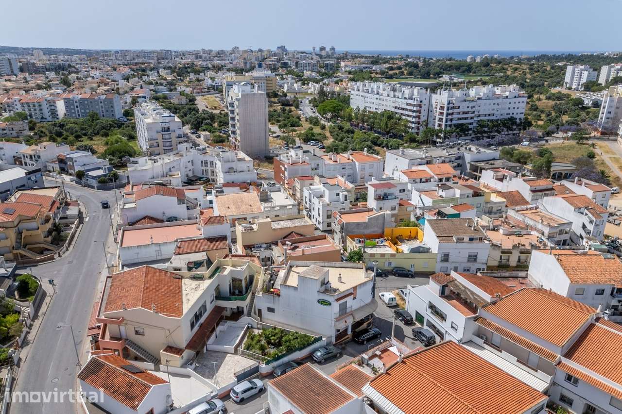 Prédio para habitação e comércio - Grande imagem: 2/29