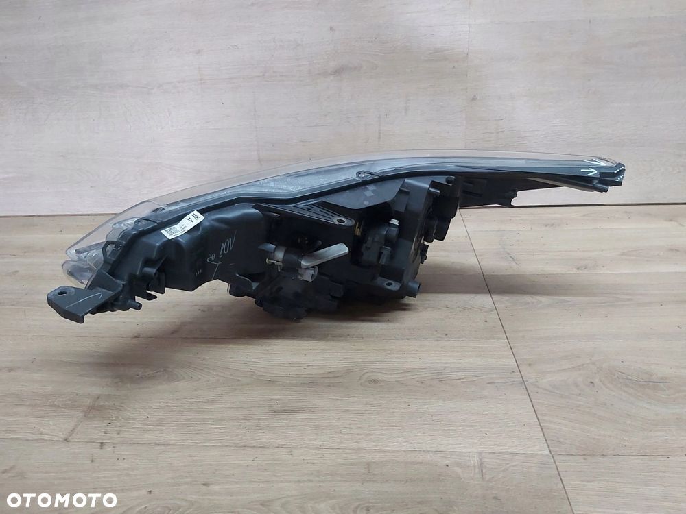 Toyota Avensis T27 II Lift T29 15-18r lampa prawy przód ANGLIK - 7