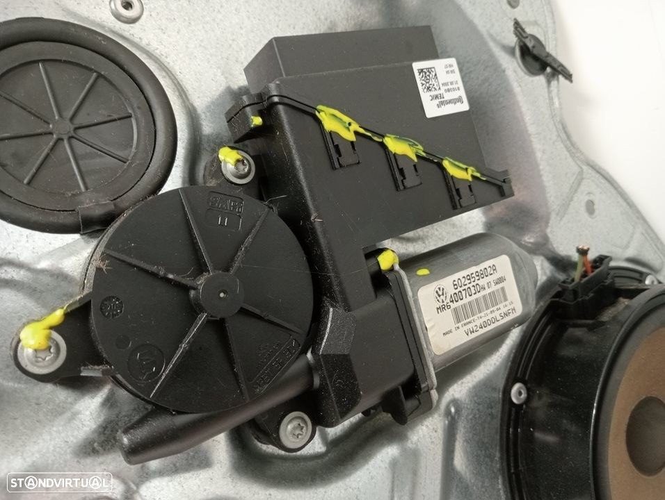 ELEVADOR DE VIDRO FRONTAL ESQUERDO VOLKSWAGEN POLO 2005 -6Q2959802A - 6
