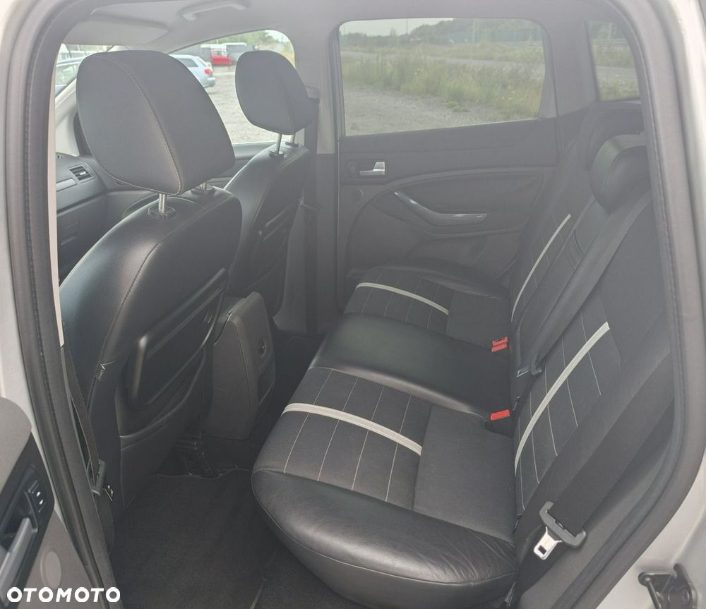 Ford Kuga - 14