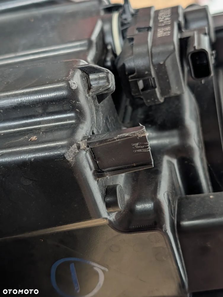 ZDERZAK PAS PRZEDNI LAMPY KOMPLET TOYOTA COROLLA CROSS 22-  2.0 VVTI - 15