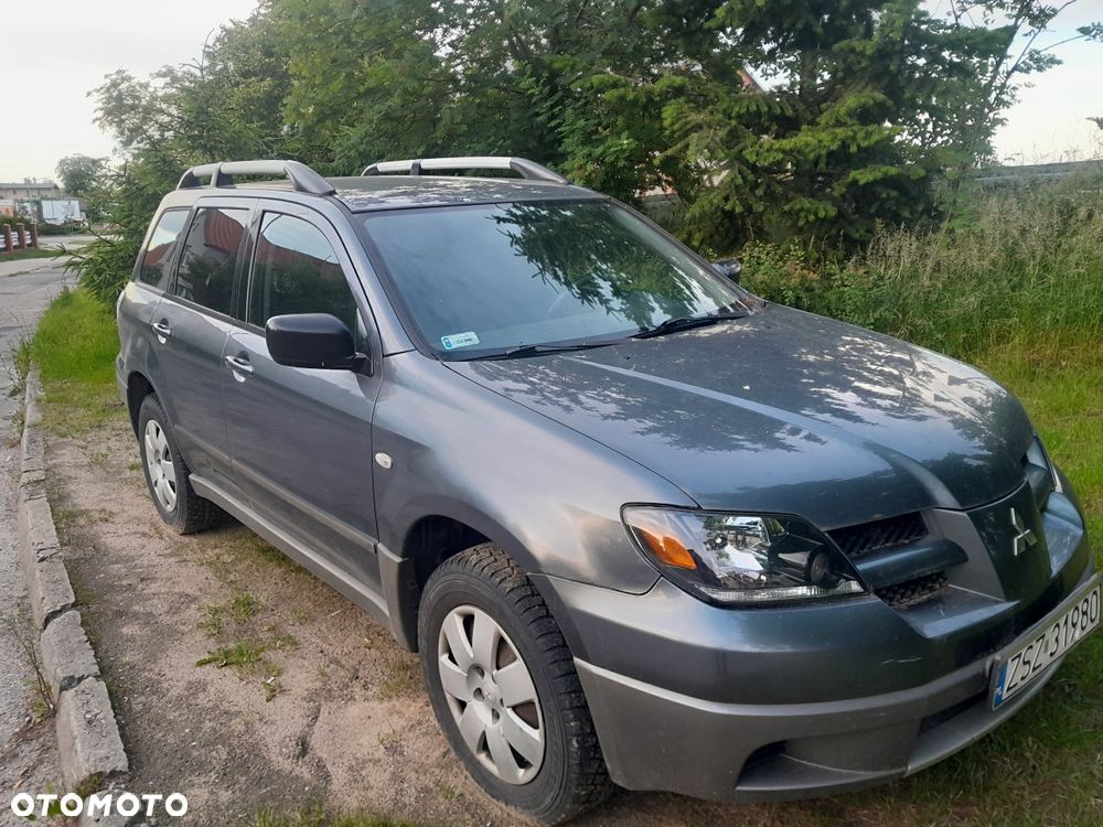 Mitsubishi Outlander - 2