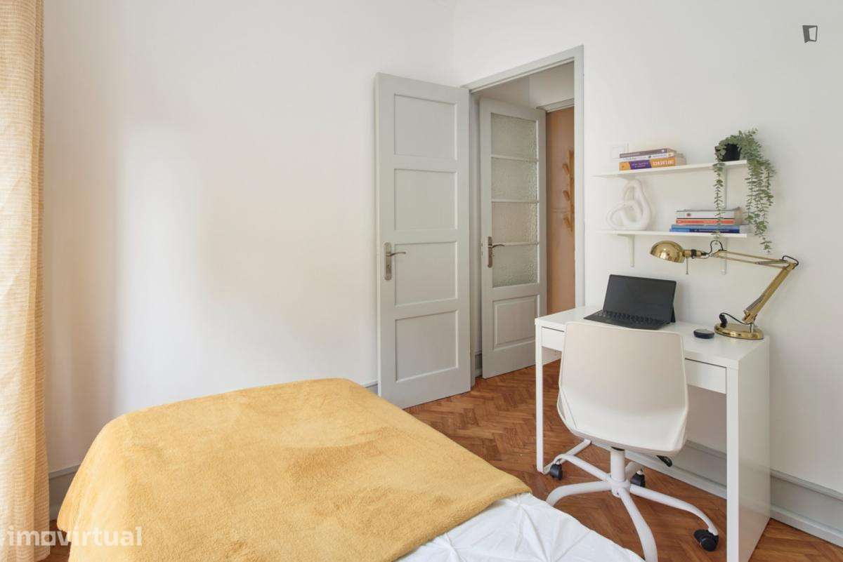 Quarto - localizado em Alameda Lisbon - Grande imagem: 3/30