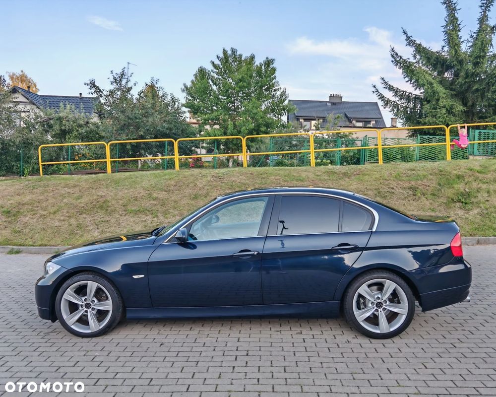 BMW Seria 3 325i - 4