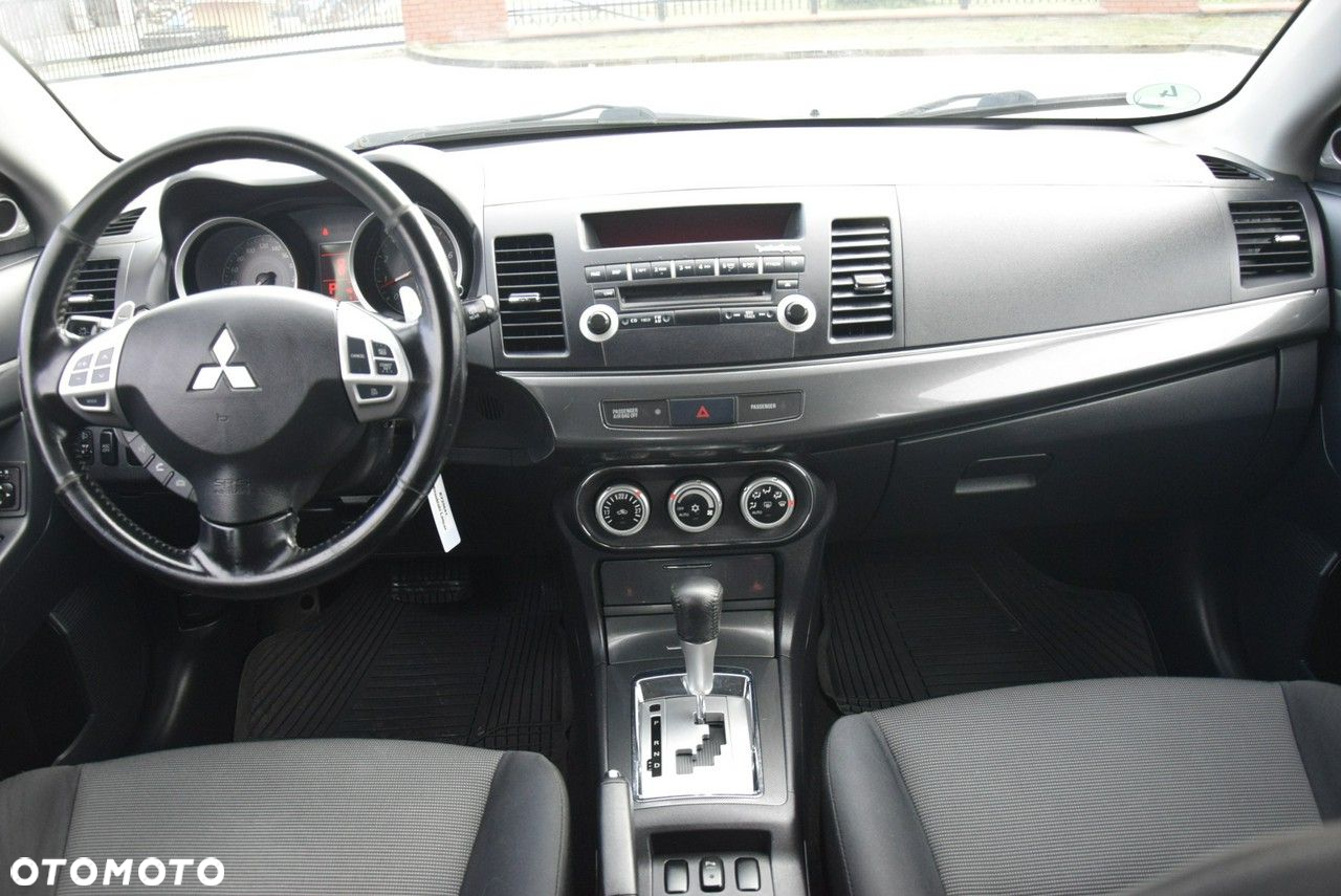 Mitsubishi Lancer 1.8 CVT Intense - 18