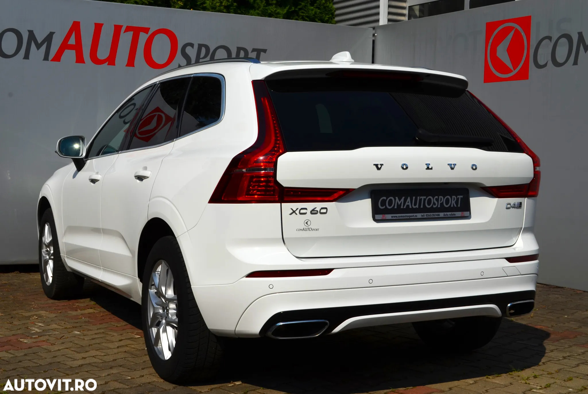 Volvo XC 60 D4 AWD Geartronic RDesign - 4
