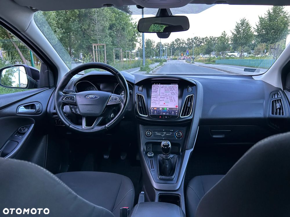 Ford Focus 1.6 Trend - 10