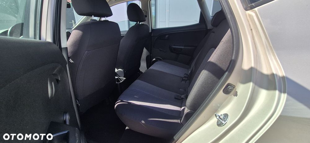 Kia Venga 1.4 CVVT ISG Edition 7 - 9