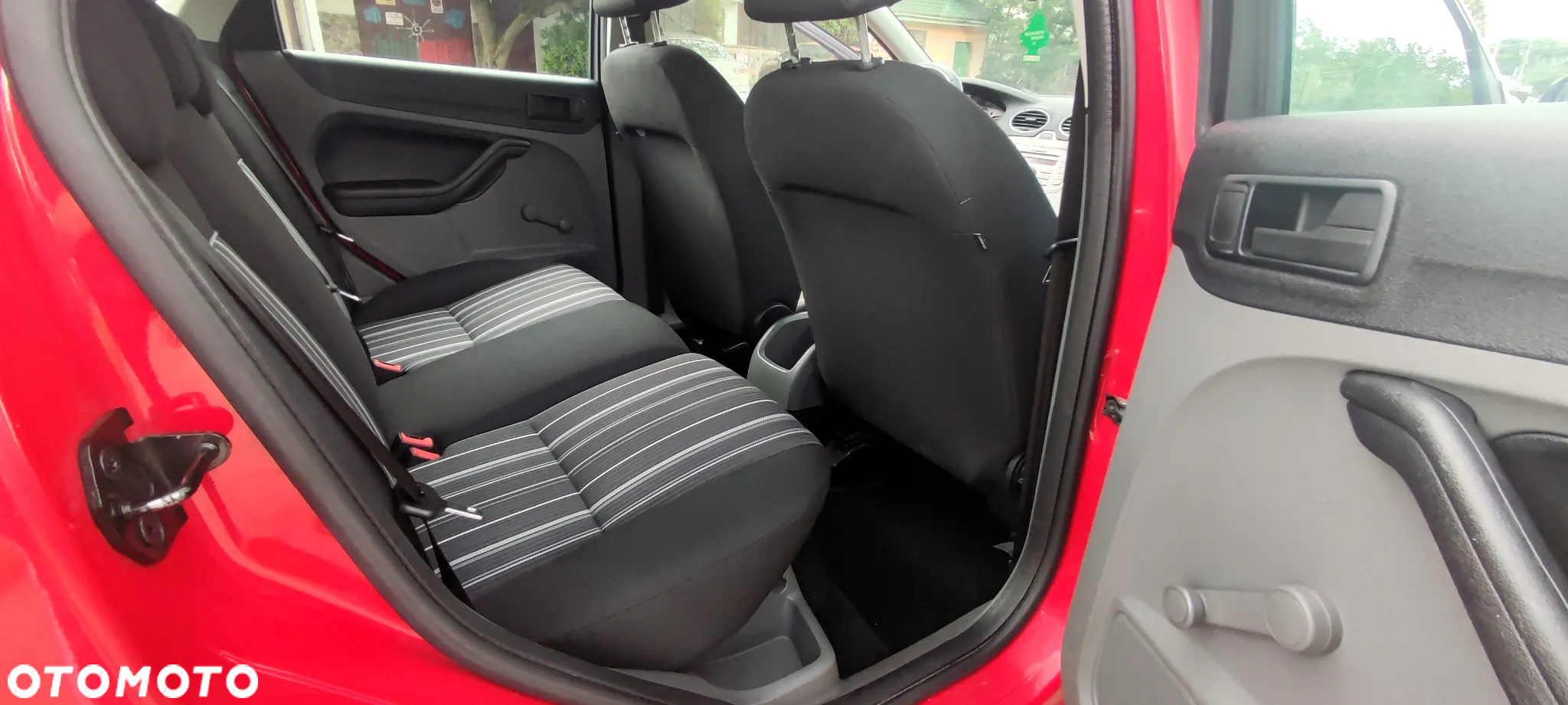 Ford Focus 1.4 Ambiente - 10