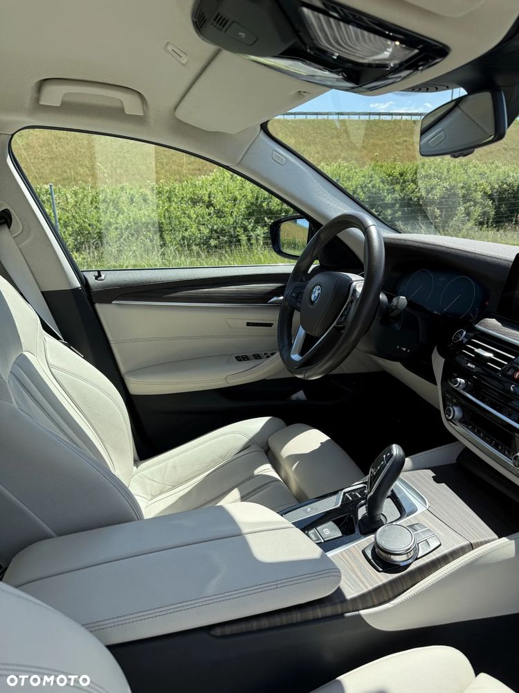 BMW Seria 5 520d xDrive Luxury Line - 16