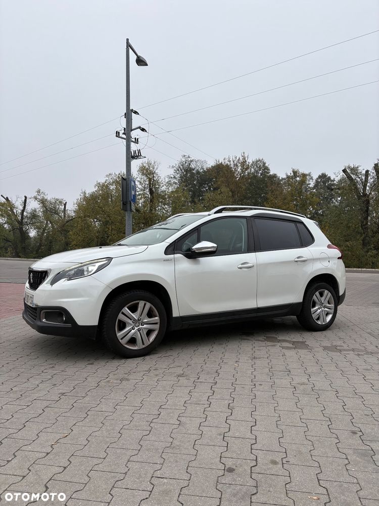 Peugeot 2008 1.2 Pure Tech Style - 6