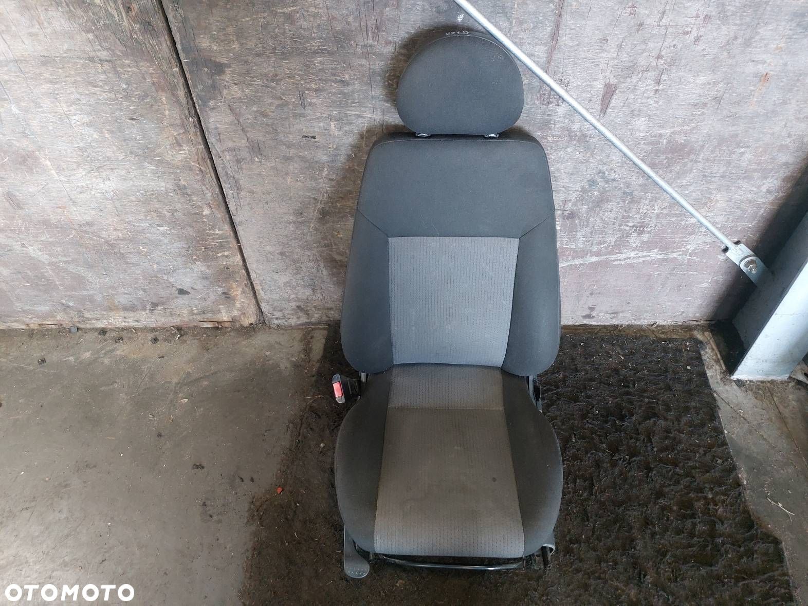 FOTEL LEWY PRZÓD PRZEDNI KIEROWCY OPEL MERIVA A - 1