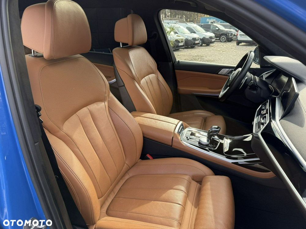 BMW X7 M50i sport - 37