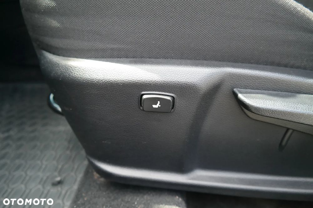 Kia Ceed 1.4 L - 12