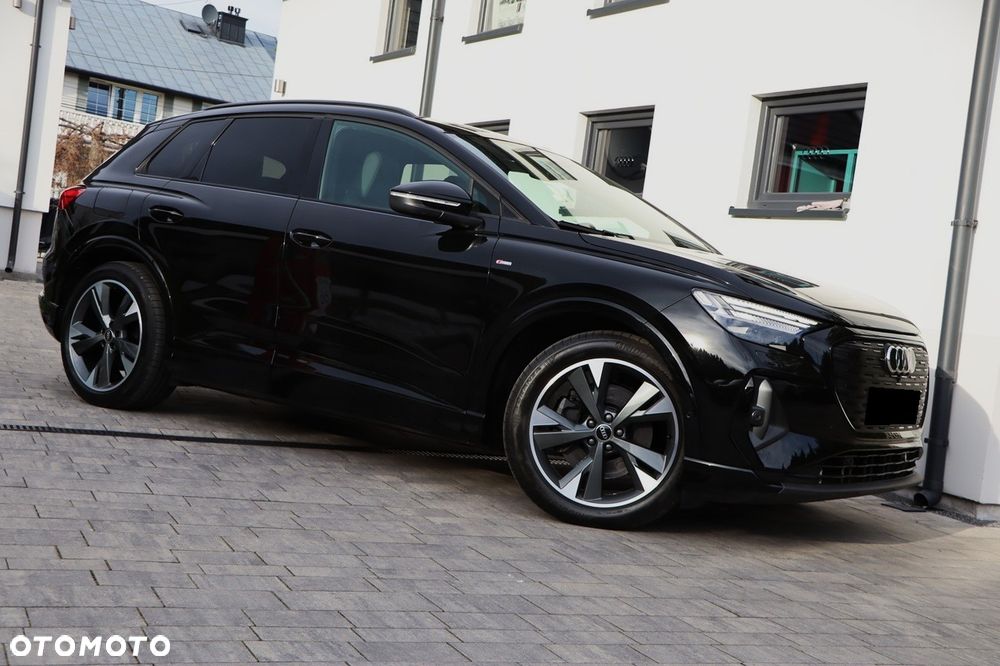 Audi Q4 e-tron - 4