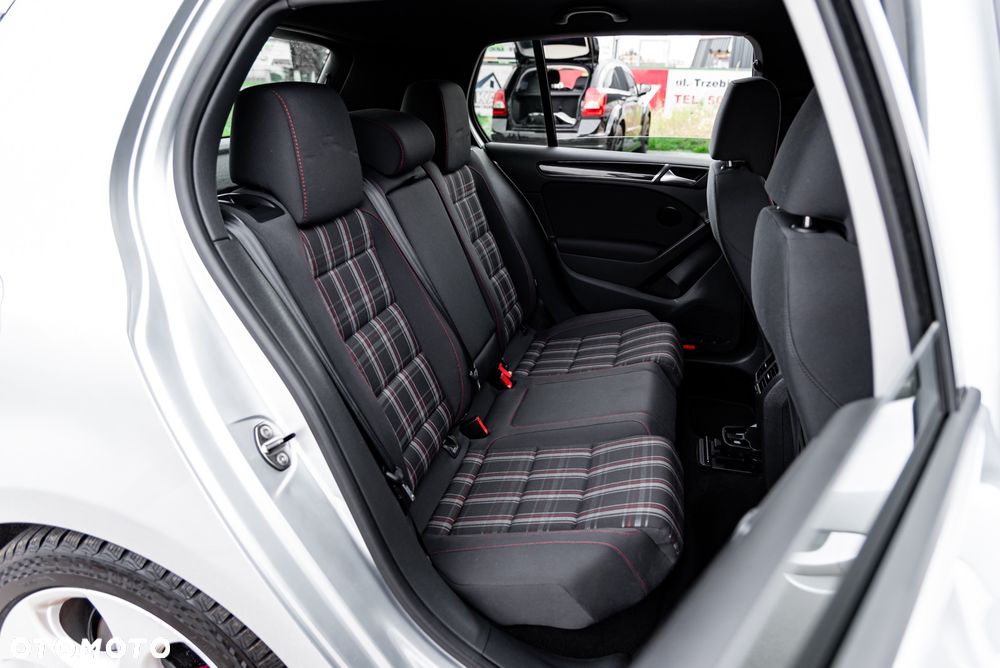 Volkswagen Golf 2.0 GTI - 21
