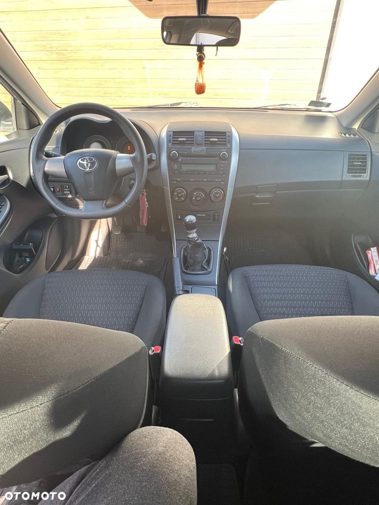 Toyota Corolla 1.4 D-4D Terra - 25